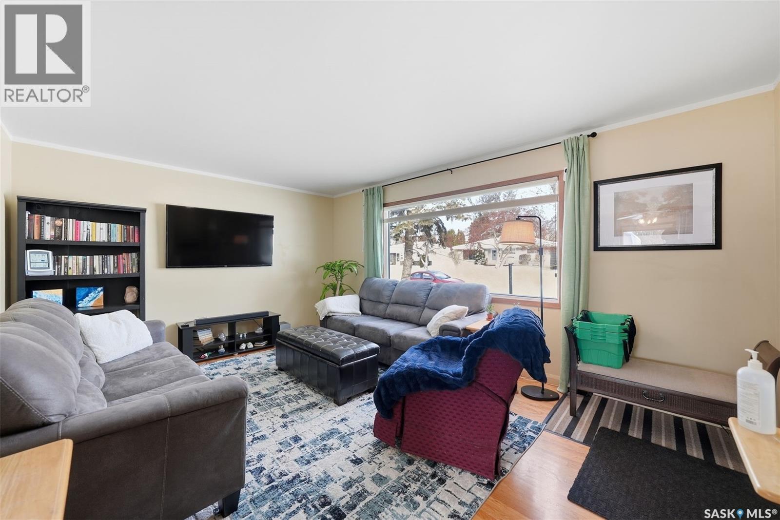 57 Murphy Crescent, Saskatoon, Saskatchewan  S7J 2T5 - Photo 4 - SK029241