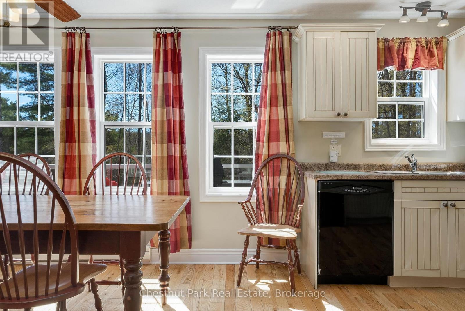 107-10 - 1052 Rat Bay Road, Lake Of Bays, Ontario P1H 2J6 - Photo 10 - X12825820