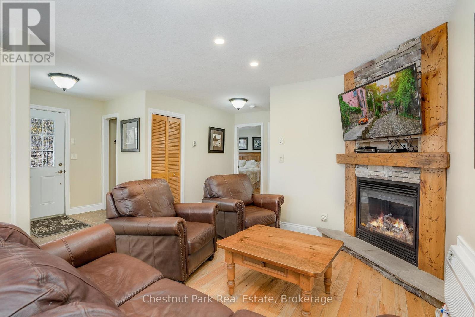 107-3 - 1052 Rat Bay Road, Lake Of Bays, Ontario P1H 2J6 - Photo 16 - X12825826