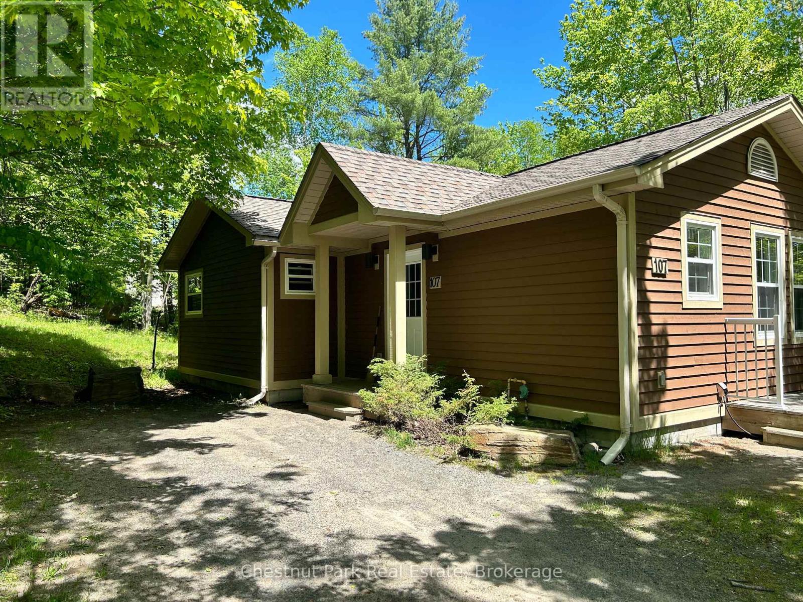 107-3 - 1052 Rat Bay Road, Lake Of Bays, Ontario P1H 2J6 - Photo 2 - X12825826