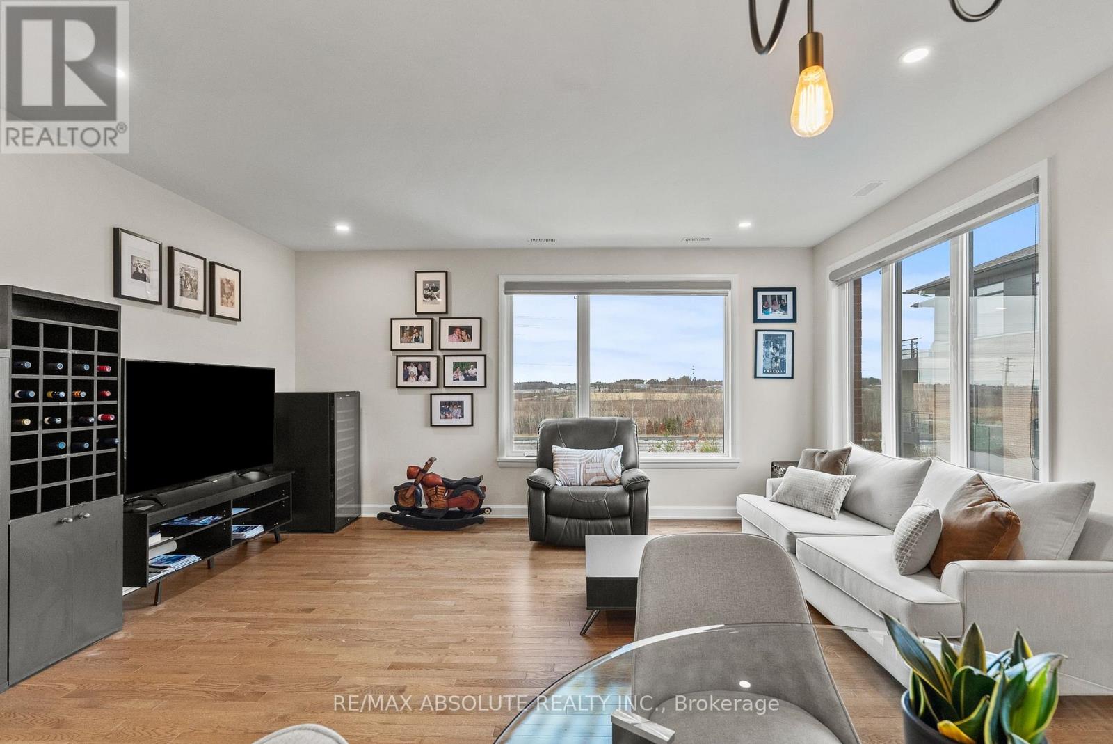 205 - 180 Boundstone Way, Ottawa, Ontario  K2T 0M9 - Photo 13 - X12825812