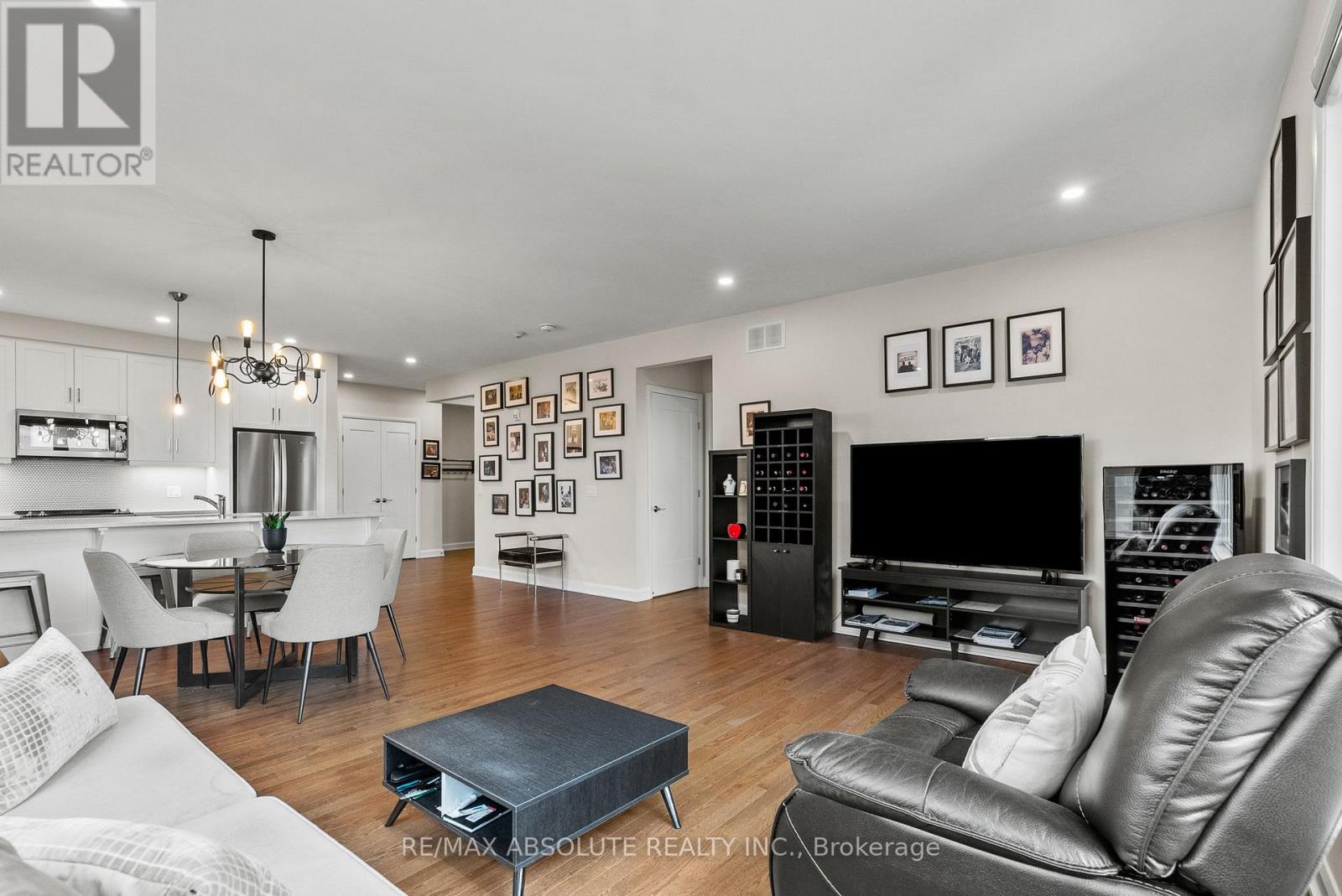 205 - 180 Boundstone Way, Ottawa, Ontario  K2T 0M9 - Photo 15 - X12825812