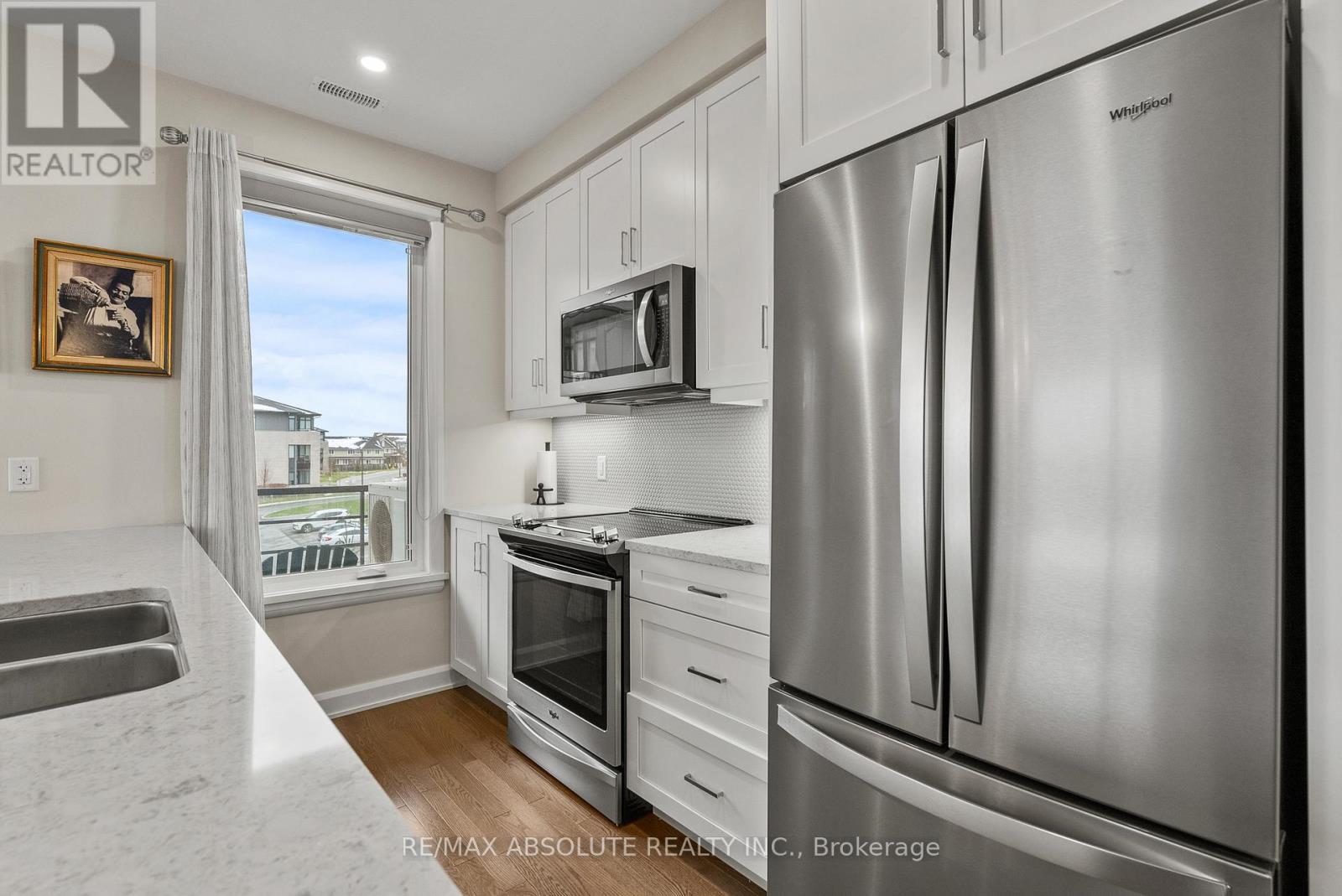 205 - 180 Boundstone Way, Ottawa, Ontario  K2T 0M9 - Photo 6 - X12825812