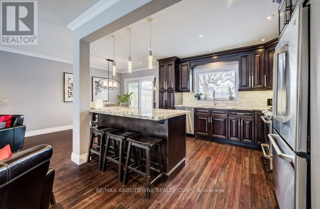 1419 Sandgate Crescent, Mississauga, Ontario  L5J 2E3 - Photo 12 - W12825810