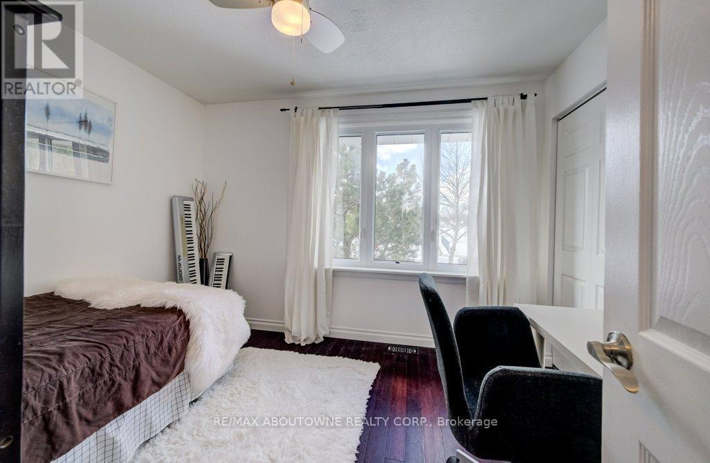 1419 Sandgate Crescent, Mississauga, Ontario  L5J 2E3 - Photo 15 - W12825810