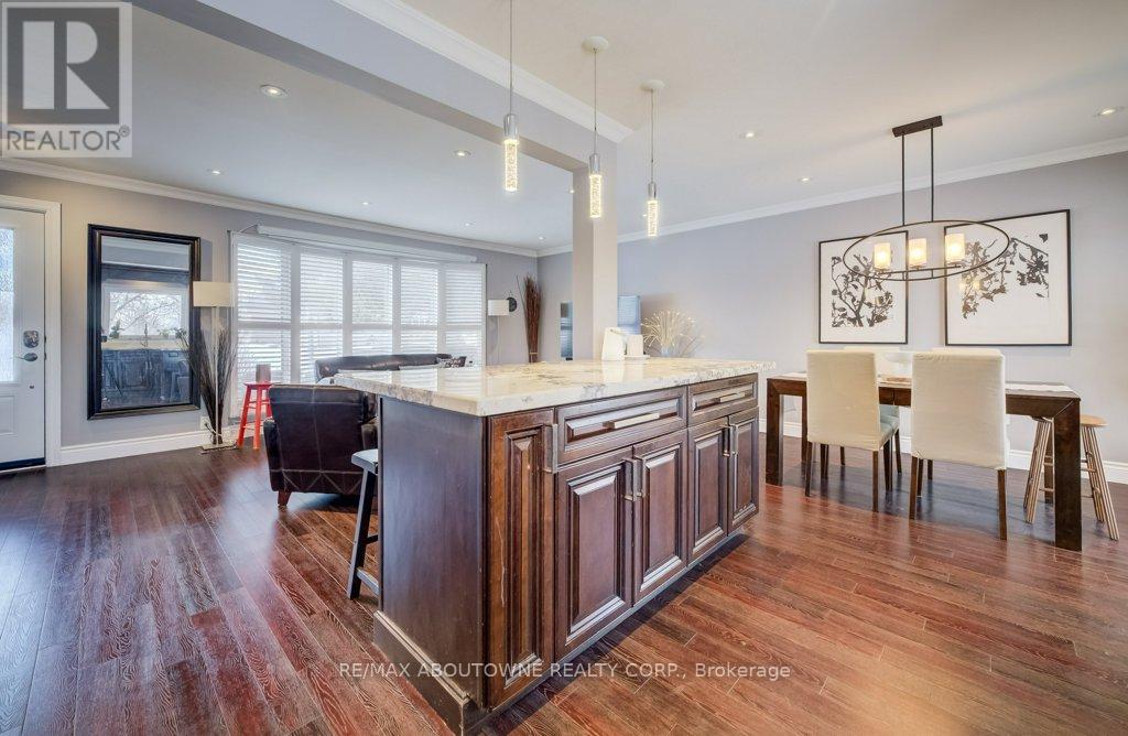 1419 Sandgate Crescent, Mississauga, Ontario  L5J 2E3 - Photo 7 - W12825810