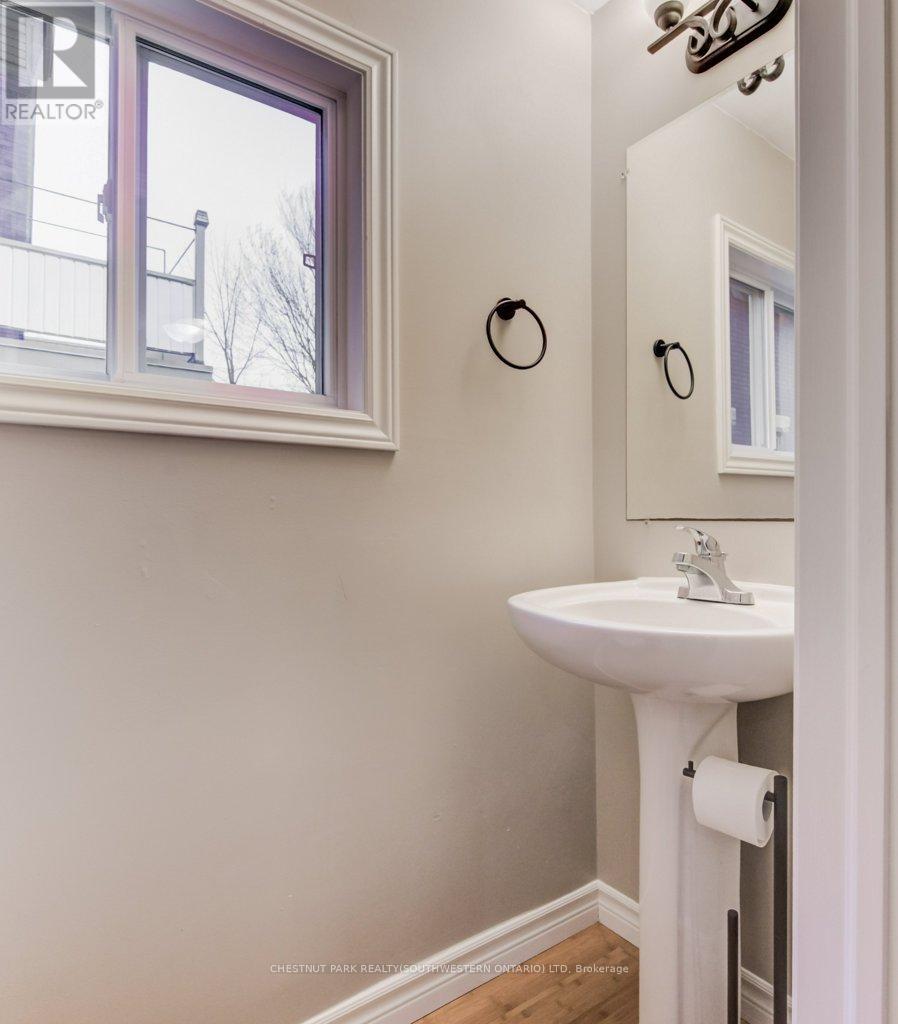 26 St. Leger Street, Kitchener, Ontario  N2H 4L9 - Photo 16 - X12825804