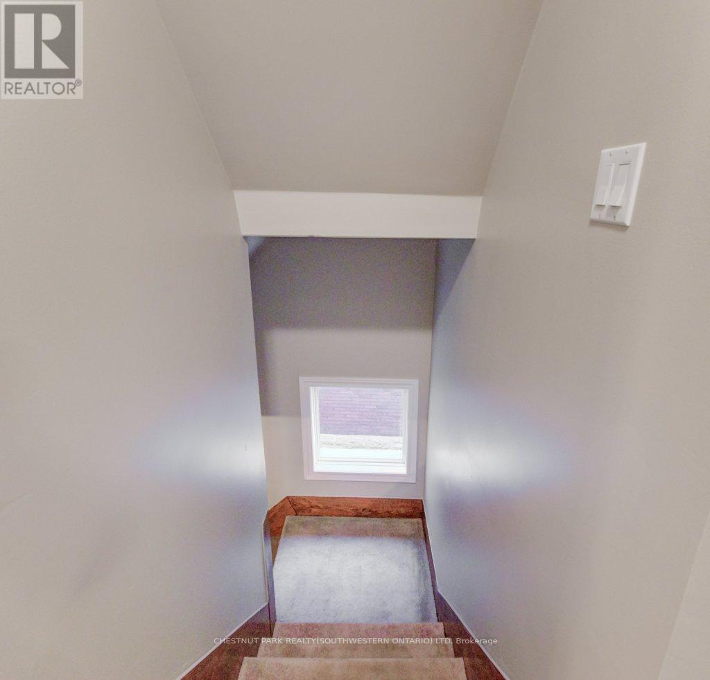 26 St. Leger Street, Kitchener, Ontario  N2H 4L9 - Photo 19 - X12825804