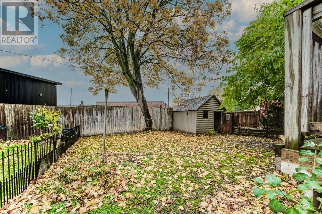 26 St. Leger Street, Kitchener, Ontario  N2H 4L9 - Photo 38 - X12825804