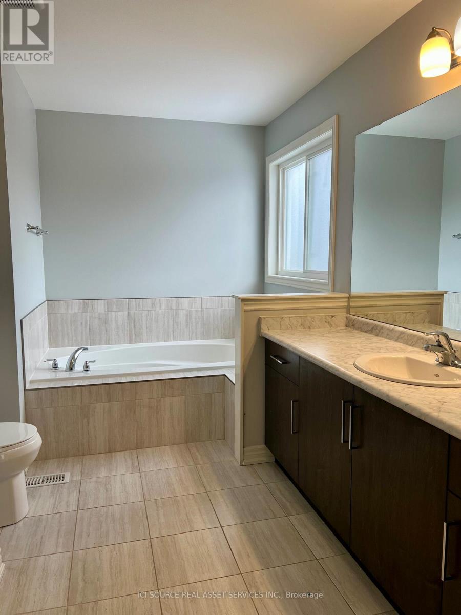 Upper - 6 Darling Avenue, Thorold (Hurricane/merrittville), Ontario  L2V 0G7 - Photo 2 - X12825824