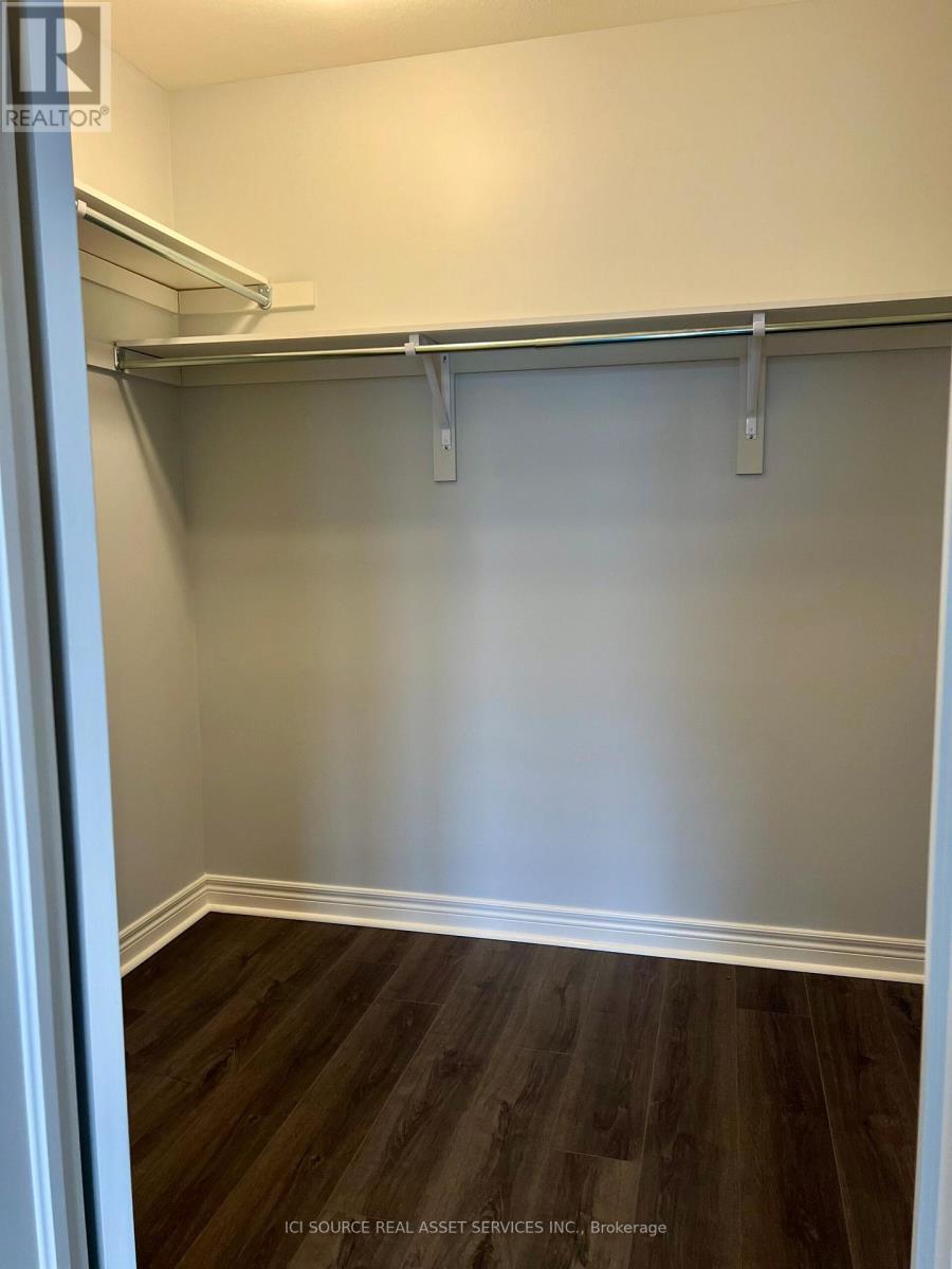 Upper - 6 Darling Avenue, Thorold (Hurricane/merrittville), Ontario  L2V 0G7 - Photo 5 - X12825824