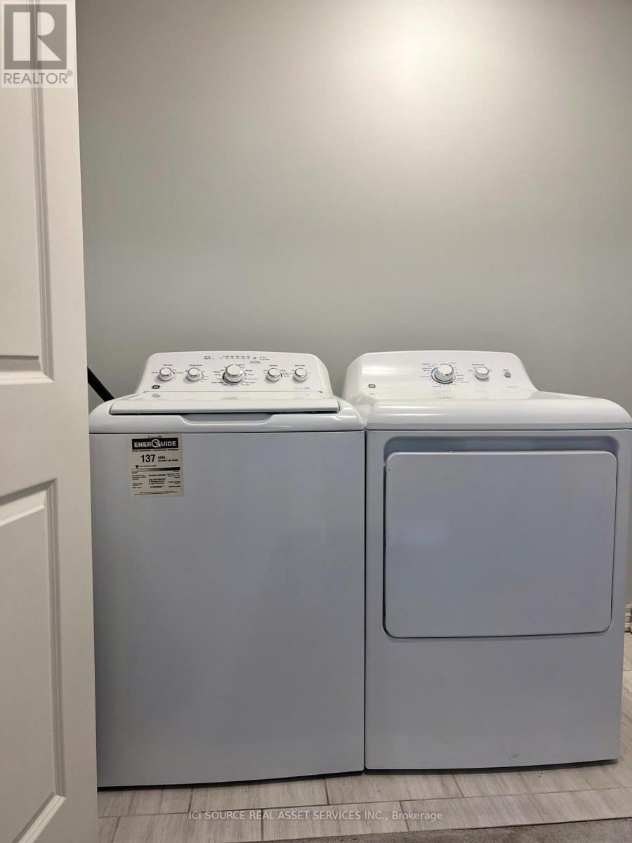 Upper - 6 Darling Avenue, Thorold (Hurricane/merrittville), Ontario  L2V 0G7 - Photo 7 - X12825824