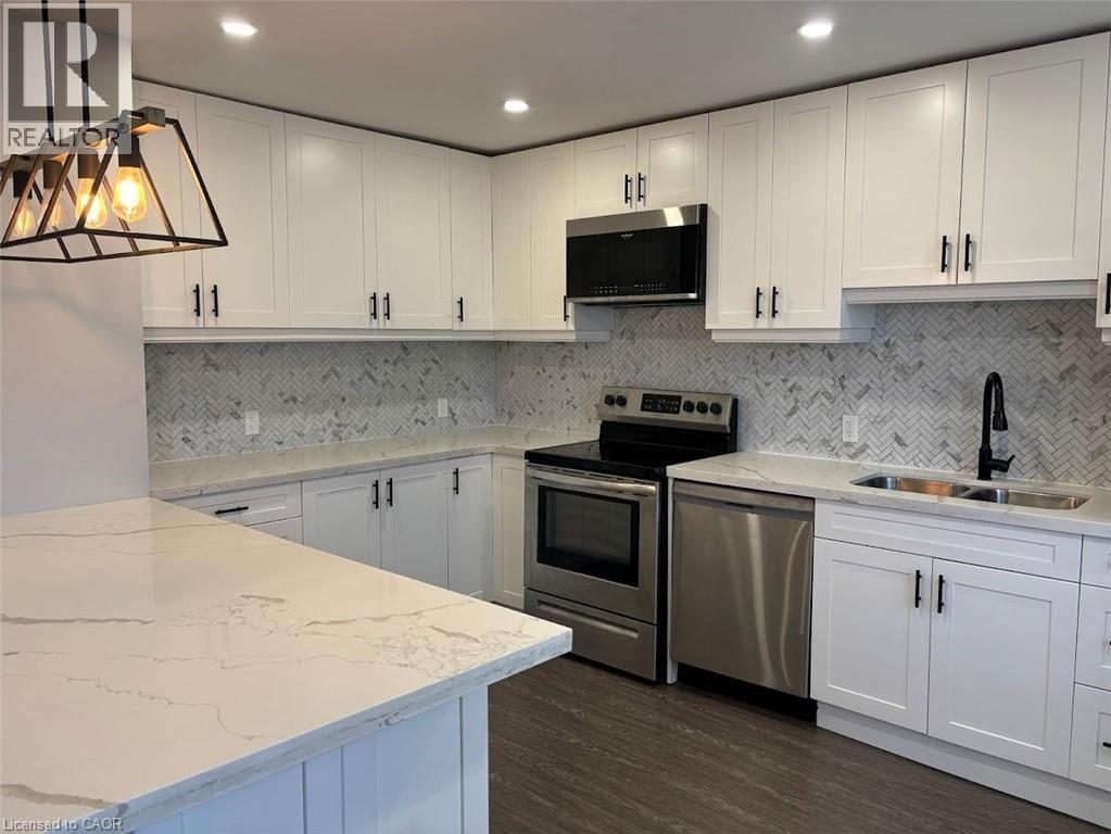 373 East 27th Street, Hamilton, Ontario  L8V 3H1 - Photo 4 - 40792353