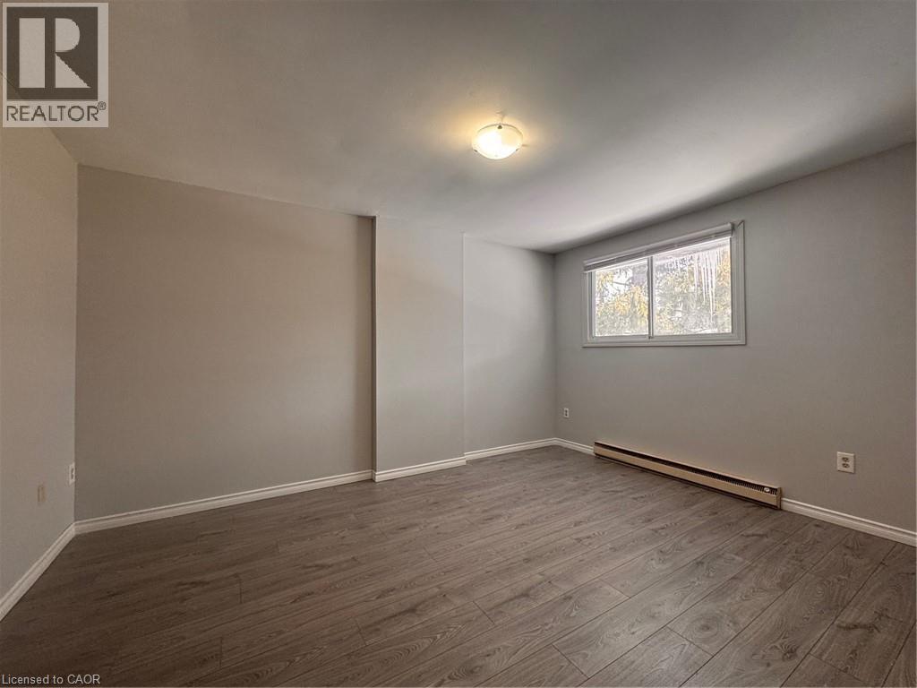 154 Westcourt Place, Waterloo, Ontario  N2L 2R7 - Photo 6 - 40807699