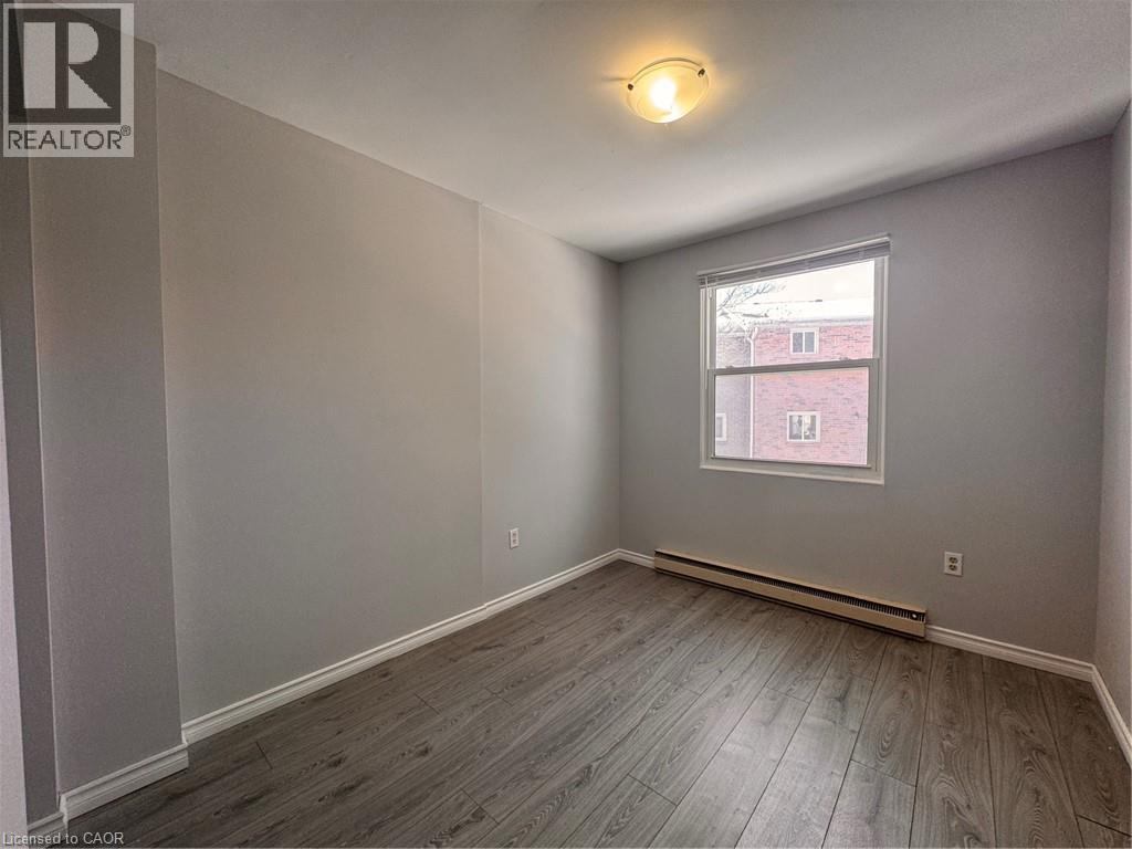 154 Westcourt Place, Waterloo, Ontario  N2L 2R7 - Photo 8 - 40807699