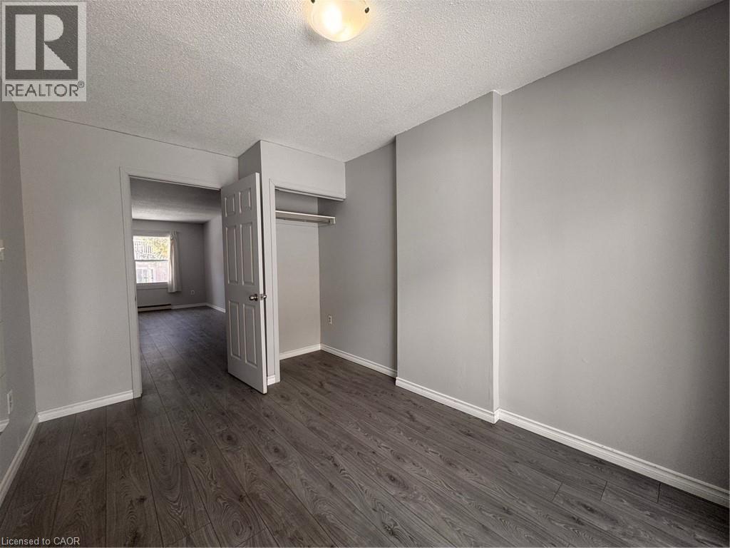 154 Westcourt Place, Waterloo, Ontario  N2L 2R7 - Photo 3 - 40807699