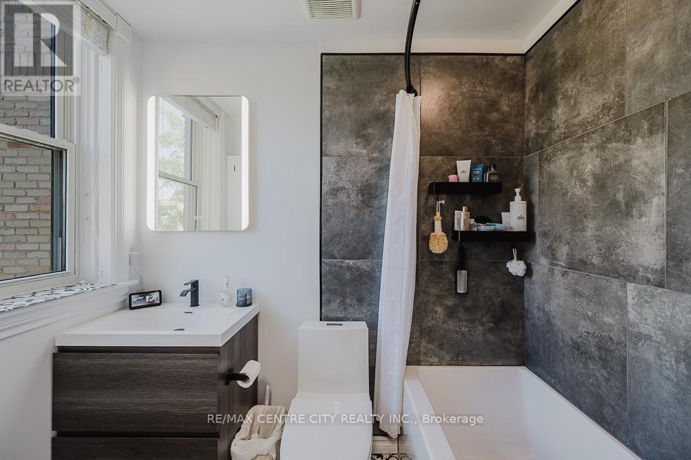 401 - 280 Queens Avenue S, London East, Ontario  N6B 1X3 - Photo 16 - X12825862