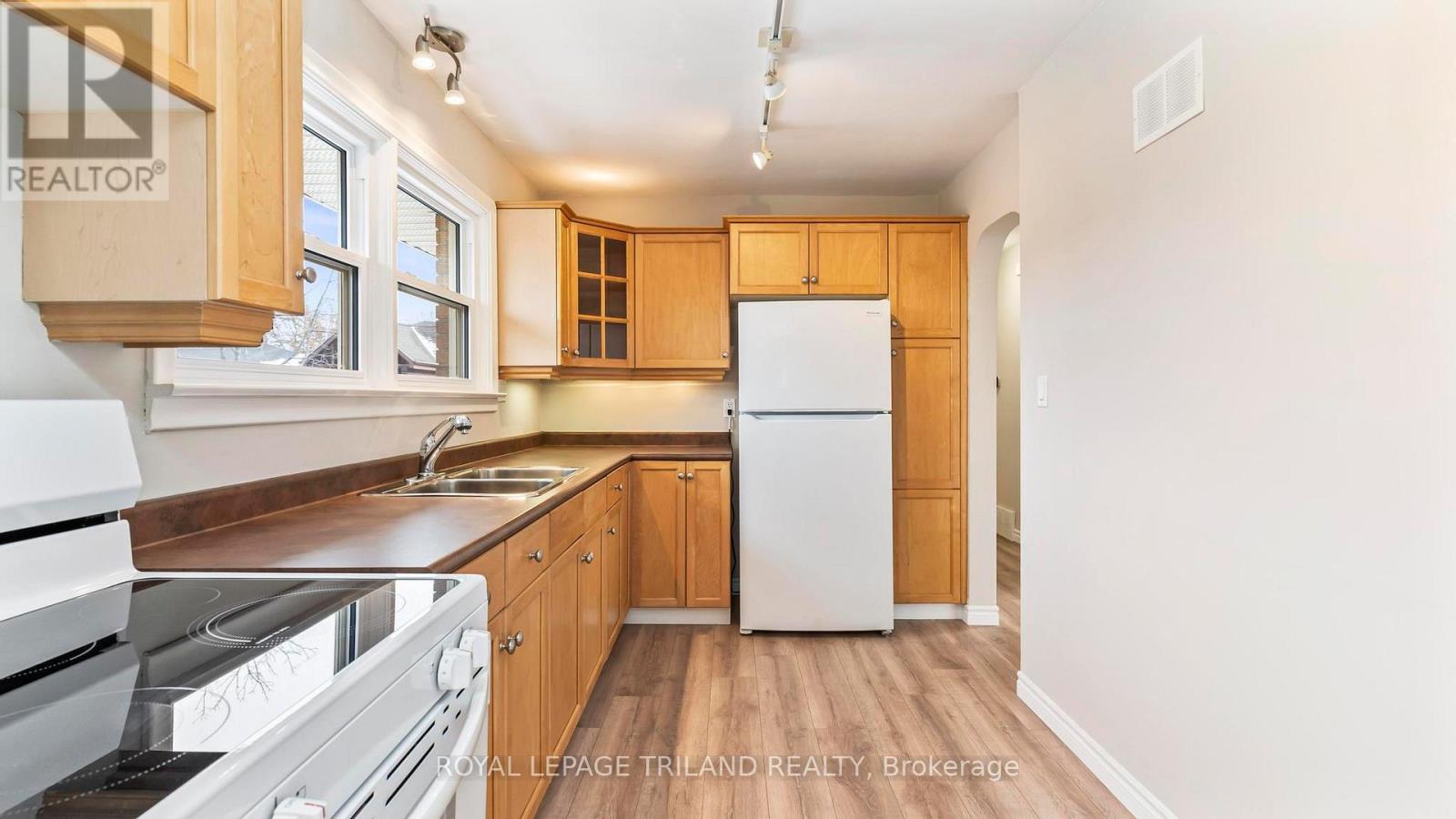 374 Elm Street, St. Thomas, Ontario  N5R 1K1 - Photo 10 - X12825864