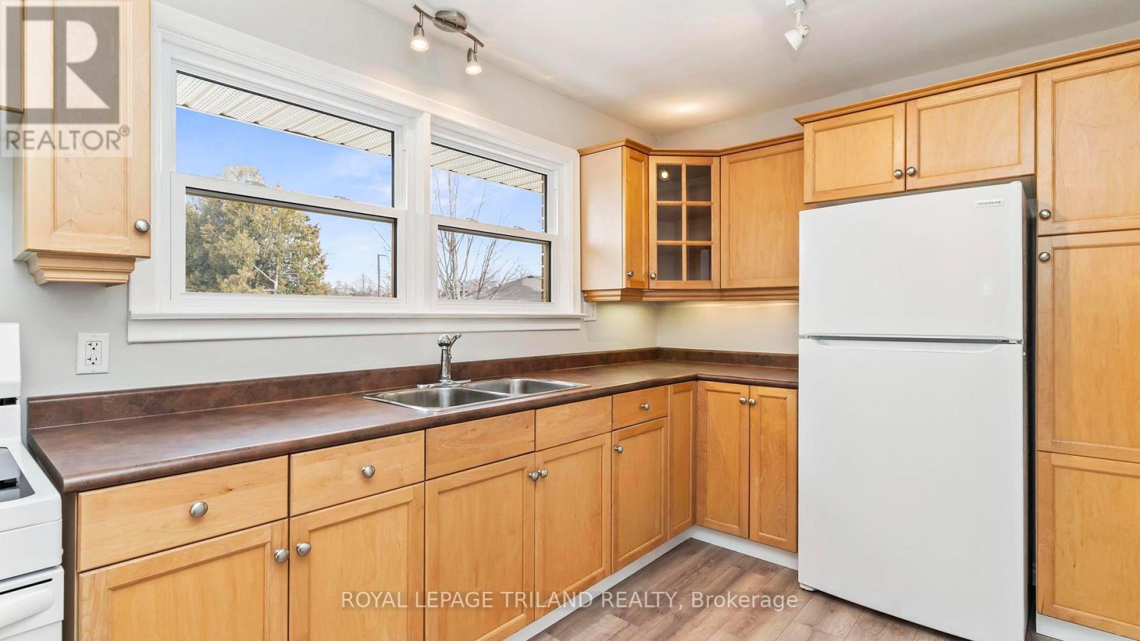 374 Elm Street, St. Thomas, Ontario  N5R 1K1 - Photo 11 - X12825864