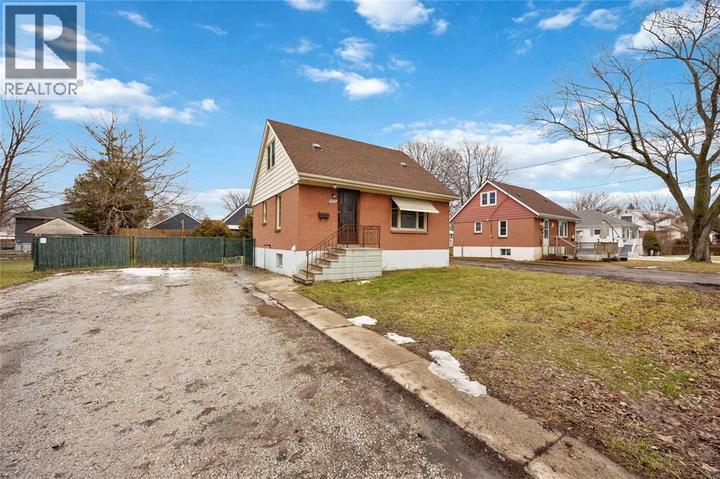 478 INDIAN ROAD North, Sarnia, Ontario