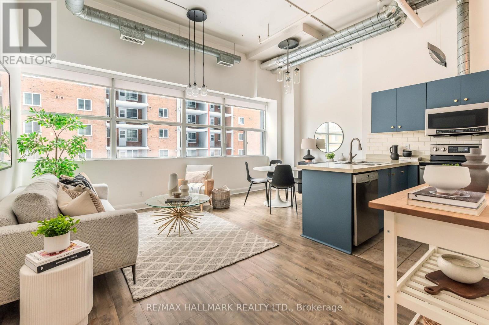 202 - 700 KING STREET W, Toronto, Ontario