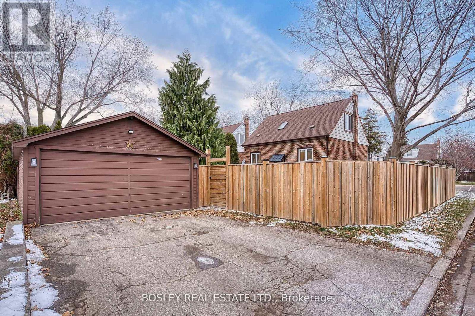 29 Patika Avenue, Toronto, Ontario  M9N 2E7 - Photo 43 - W12815804