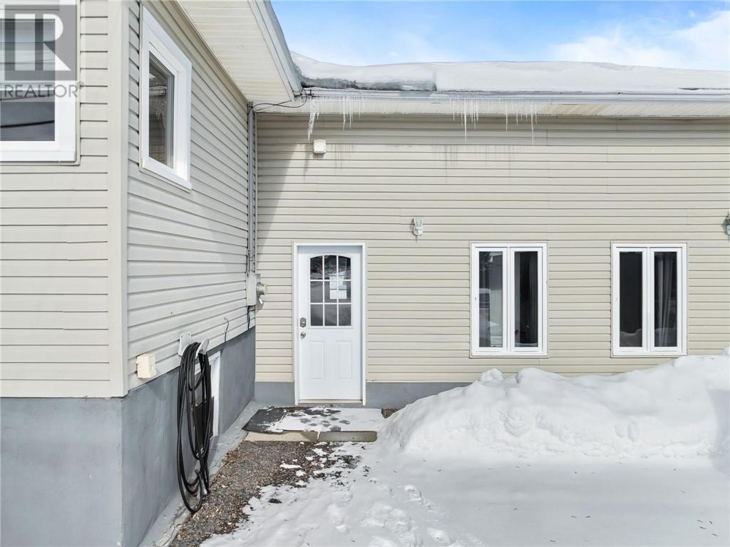 724 Notre Dame Avenue W, Azilda, Ontario  P0M 1B0 - Photo 2 - 2126607