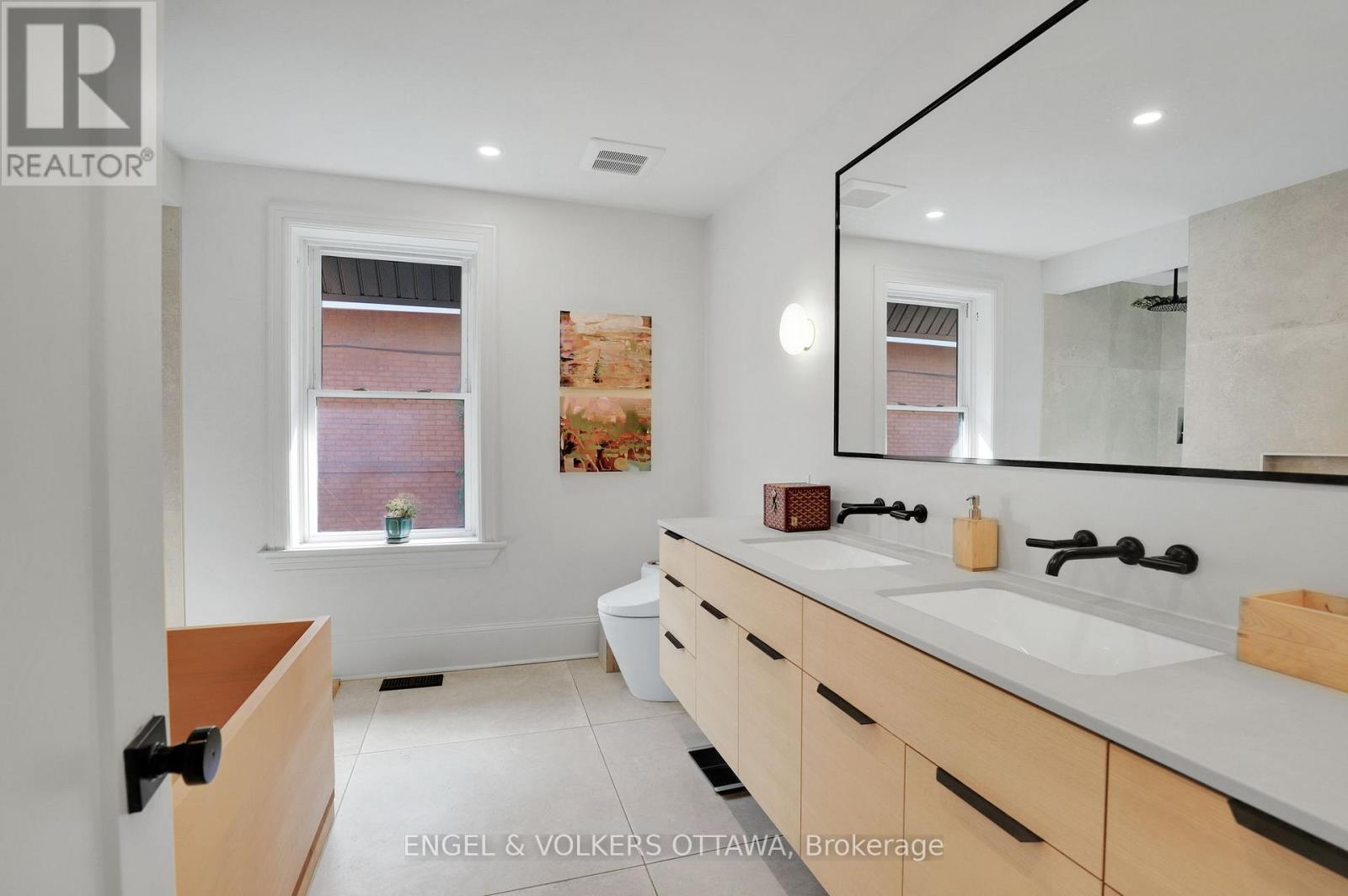 597 Maclaren Street, Ottawa, Ontario  K1R 5K8 - Photo 23 - X12804354