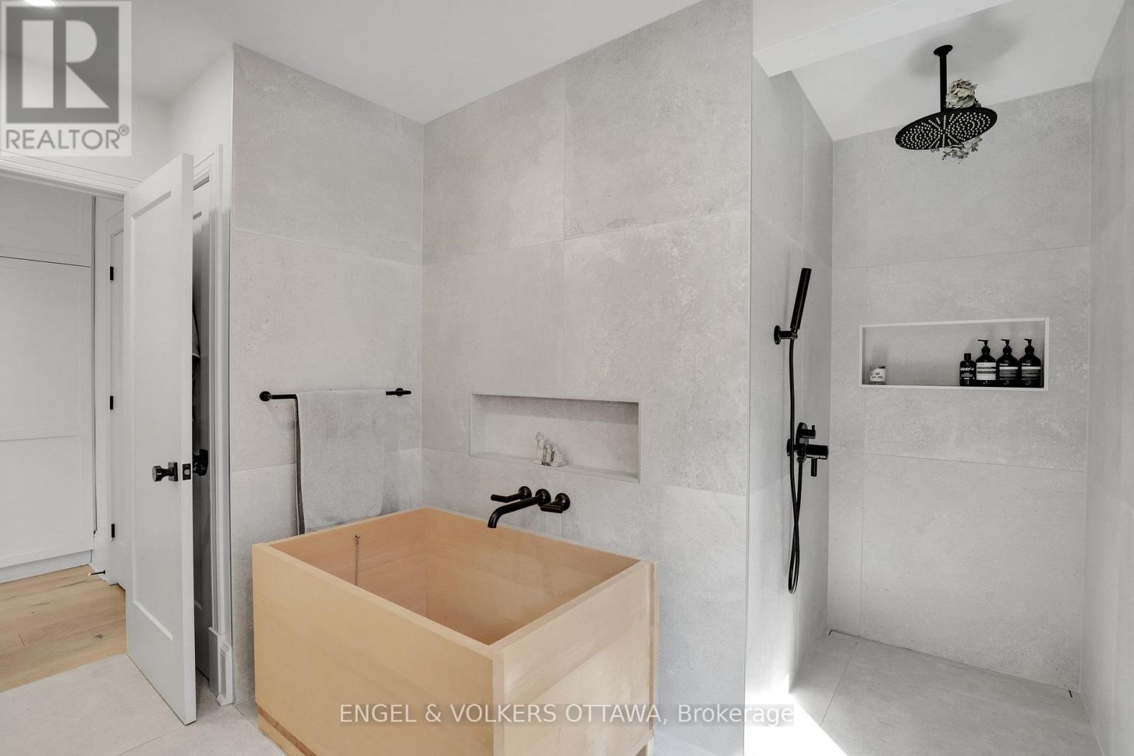 597 Maclaren Street, Ottawa, Ontario  K1R 5K8 - Photo 24 - X12804354