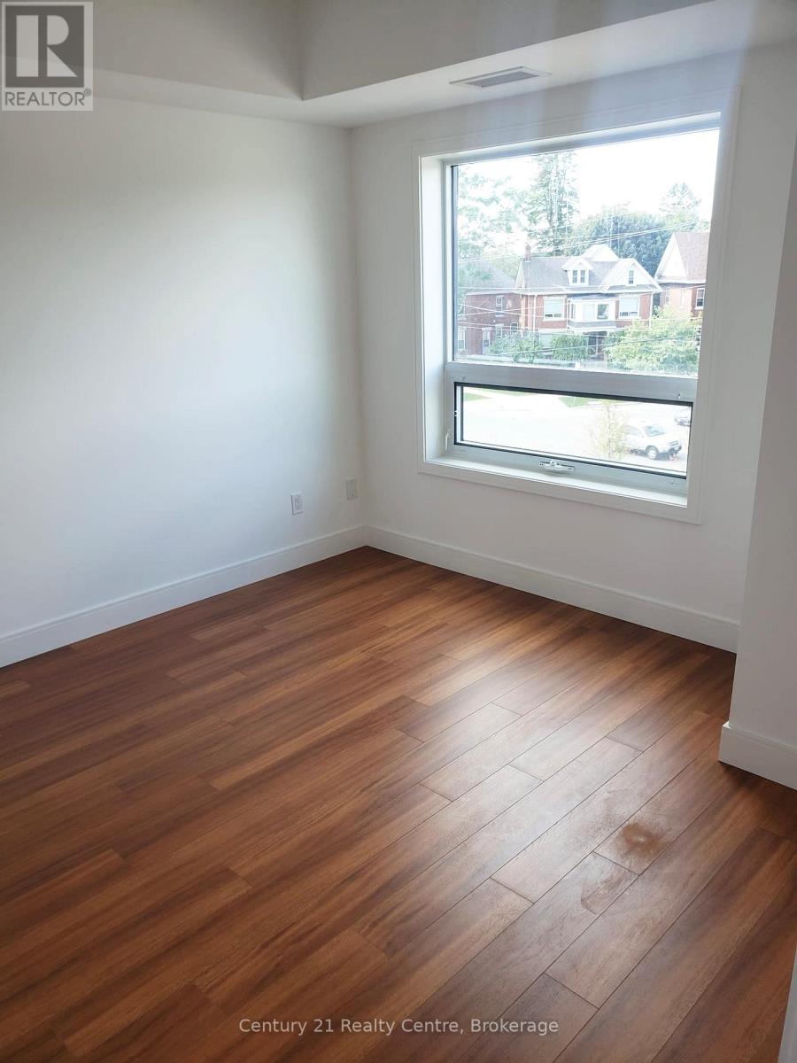 306 - 1 Wellington Street, Brantford, Ontario  N3T 2L3 - Photo 11 - X12825850