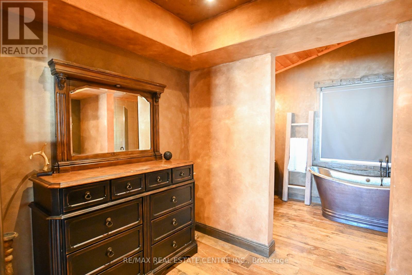 796 Dorcas Bay Road, Northern Bruce Peninsula, Ontario  N0H 2R0 - Photo 15 - X12825856