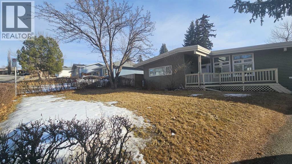 4 Clarendon Road Nw, Calgary, Alberta  T2L 0P1 - Photo 2 - A2285041