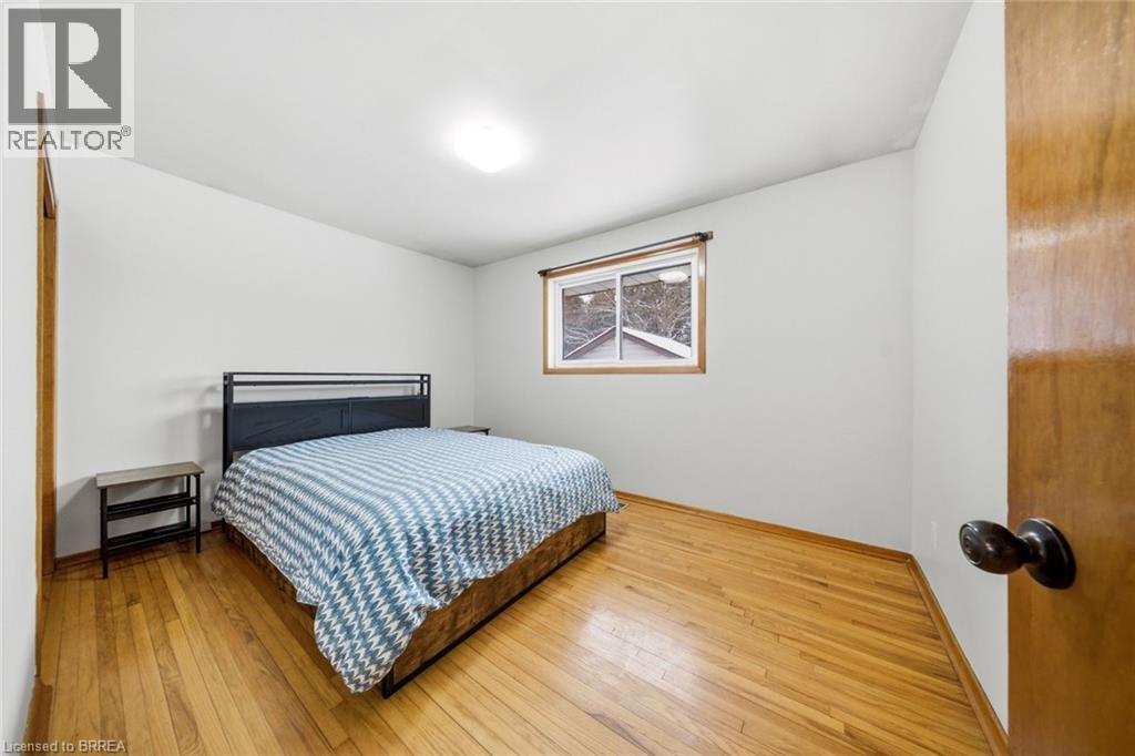 247 Memorial Drive, Brantford, Ontario  N3R 5T2 - Photo 19 - 40805448