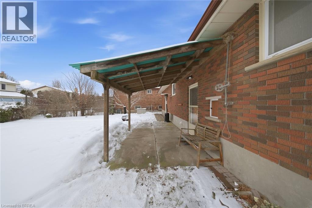 247 Memorial Drive, Brantford, Ontario  N3R 5T2 - Photo 25 - 40805448