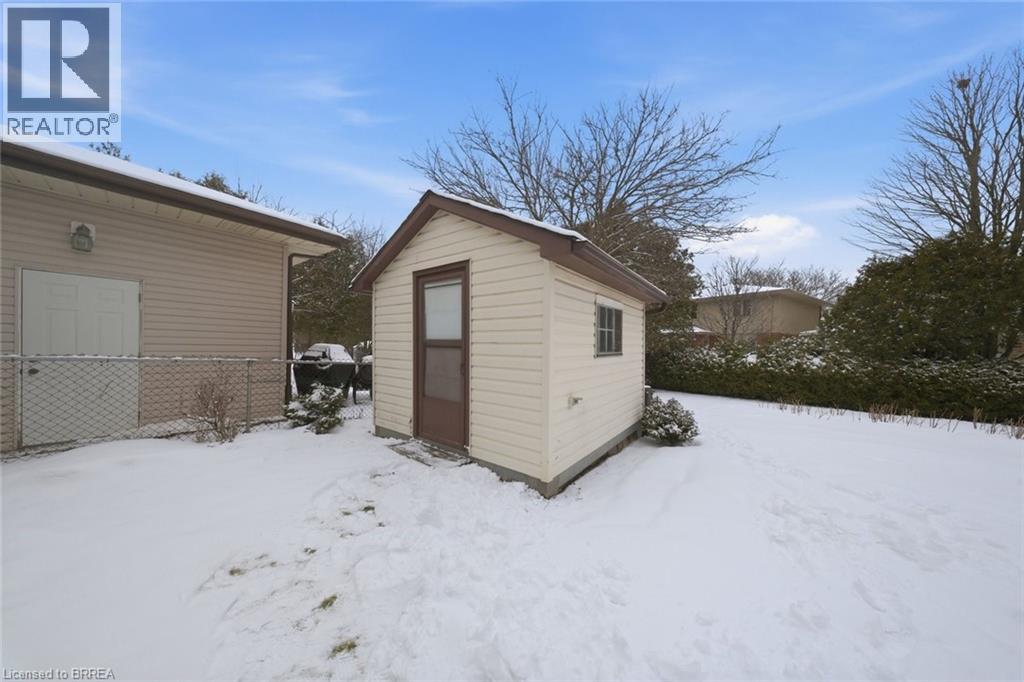 247 Memorial Drive, Brantford, Ontario  N3R 5T2 - Photo 28 - 40805448