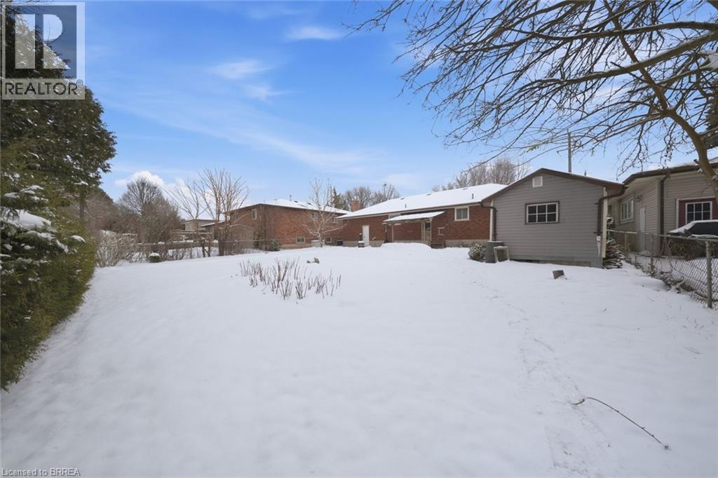 247 Memorial Drive, Brantford, Ontario  N3R 5T2 - Photo 29 - 40805448