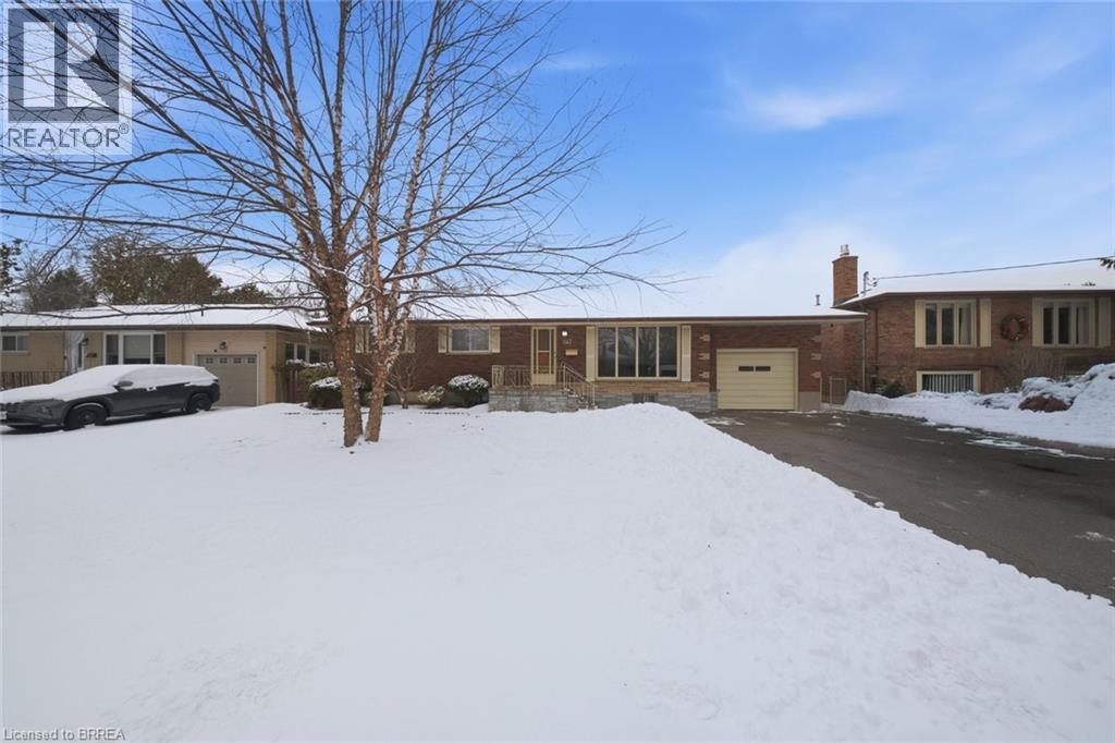 247 Memorial Drive, Brantford, Ontario  N3R 5T2 - Photo 5 - 40805448