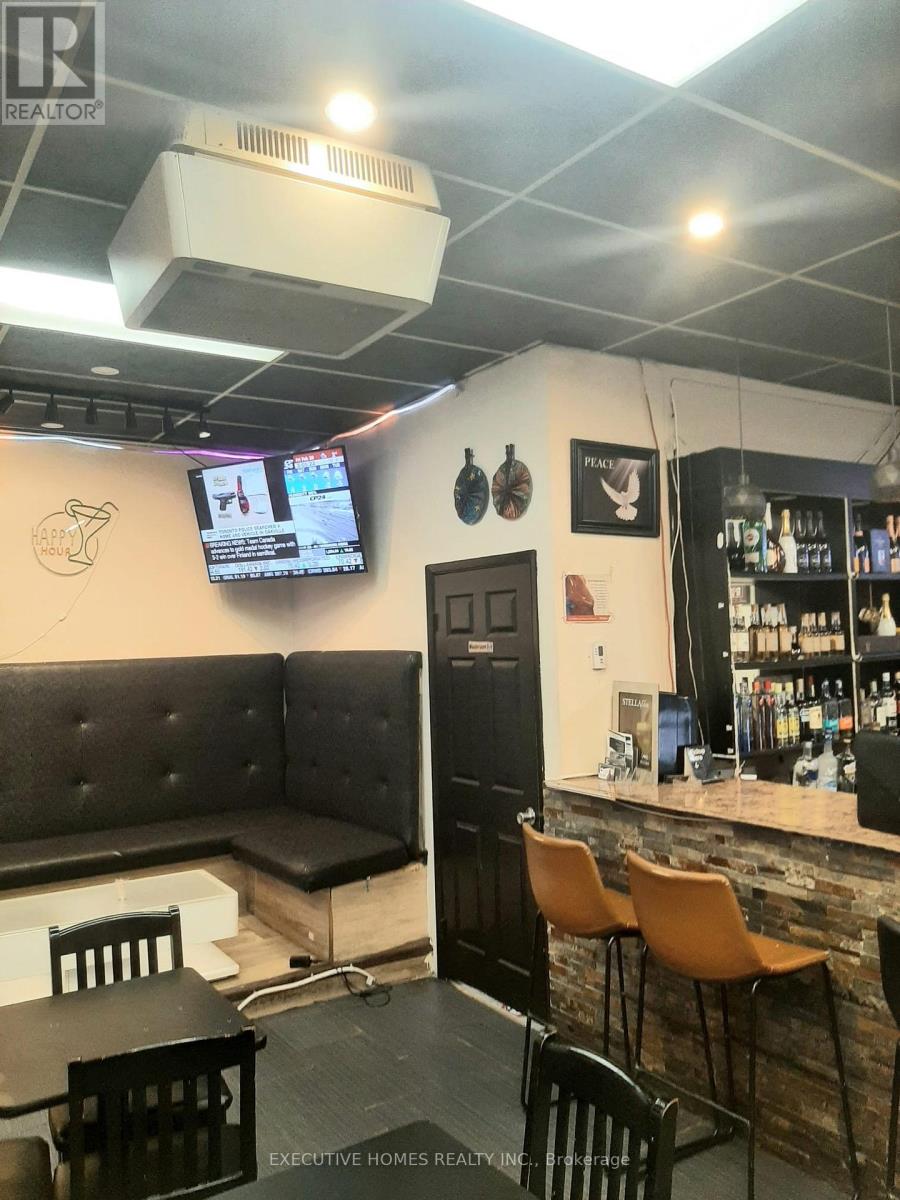 68 - 2300 Finch Avenue, Toronto, Ontario  M9M 2Y3 - Photo 4 - W12819520