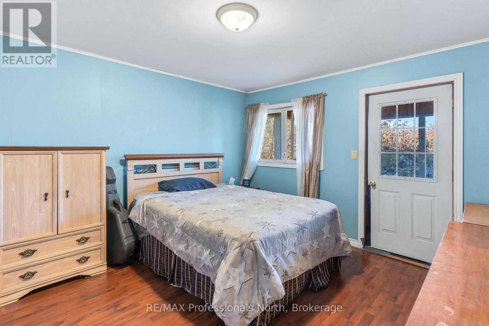 2179 South Lake Road, Minden Hills, Ontario K0M 2K0 - Photo 15 - X12825938