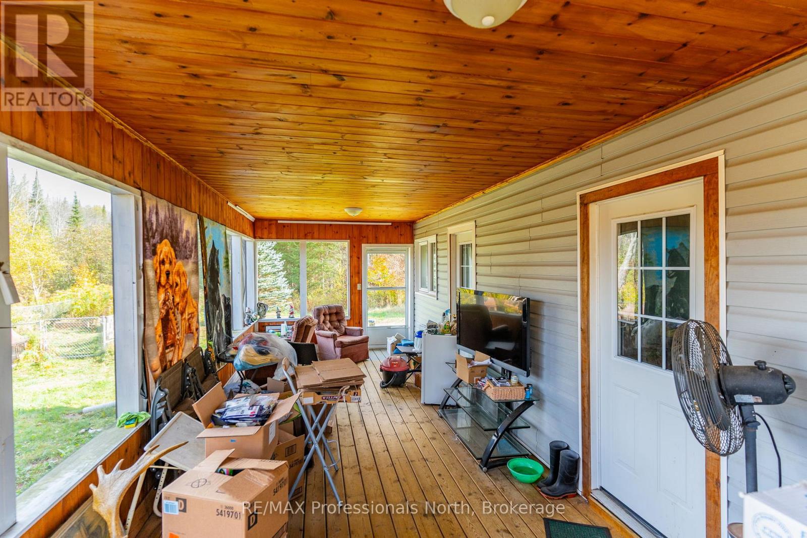 2179 South Lake Road, Minden Hills, Ontario K0M 2K0 - Photo 20 - X12825938