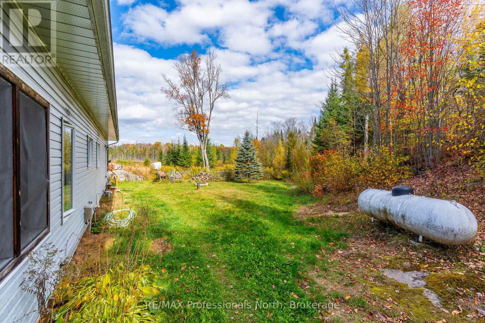 2179 South Lake Road, Minden Hills, Ontario K0M 2K0 - Photo 22 - X12825938