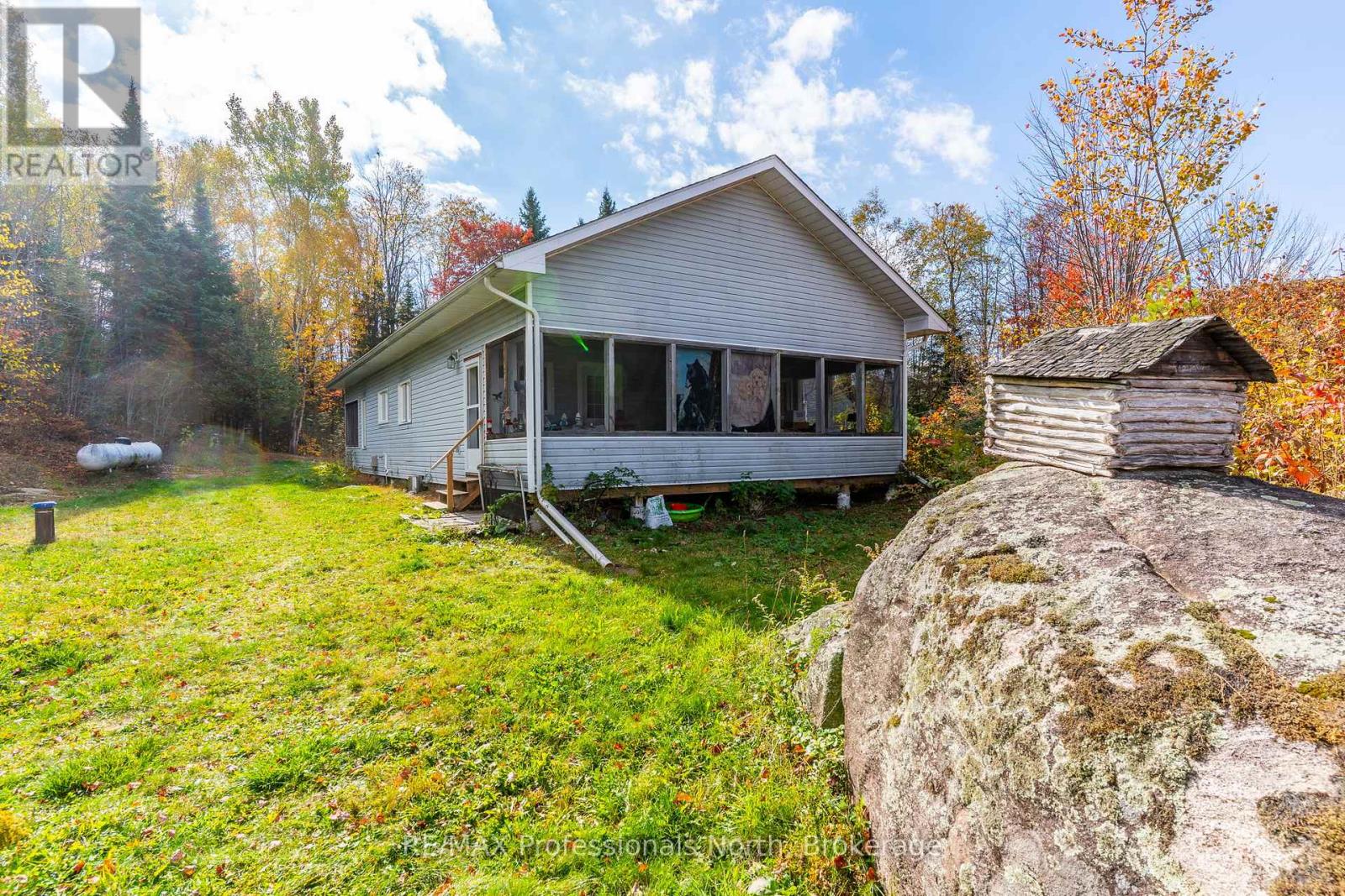 2179 South Lake Road, Minden Hills, Ontario K0M 2K0 - Photo 26 - X12825938