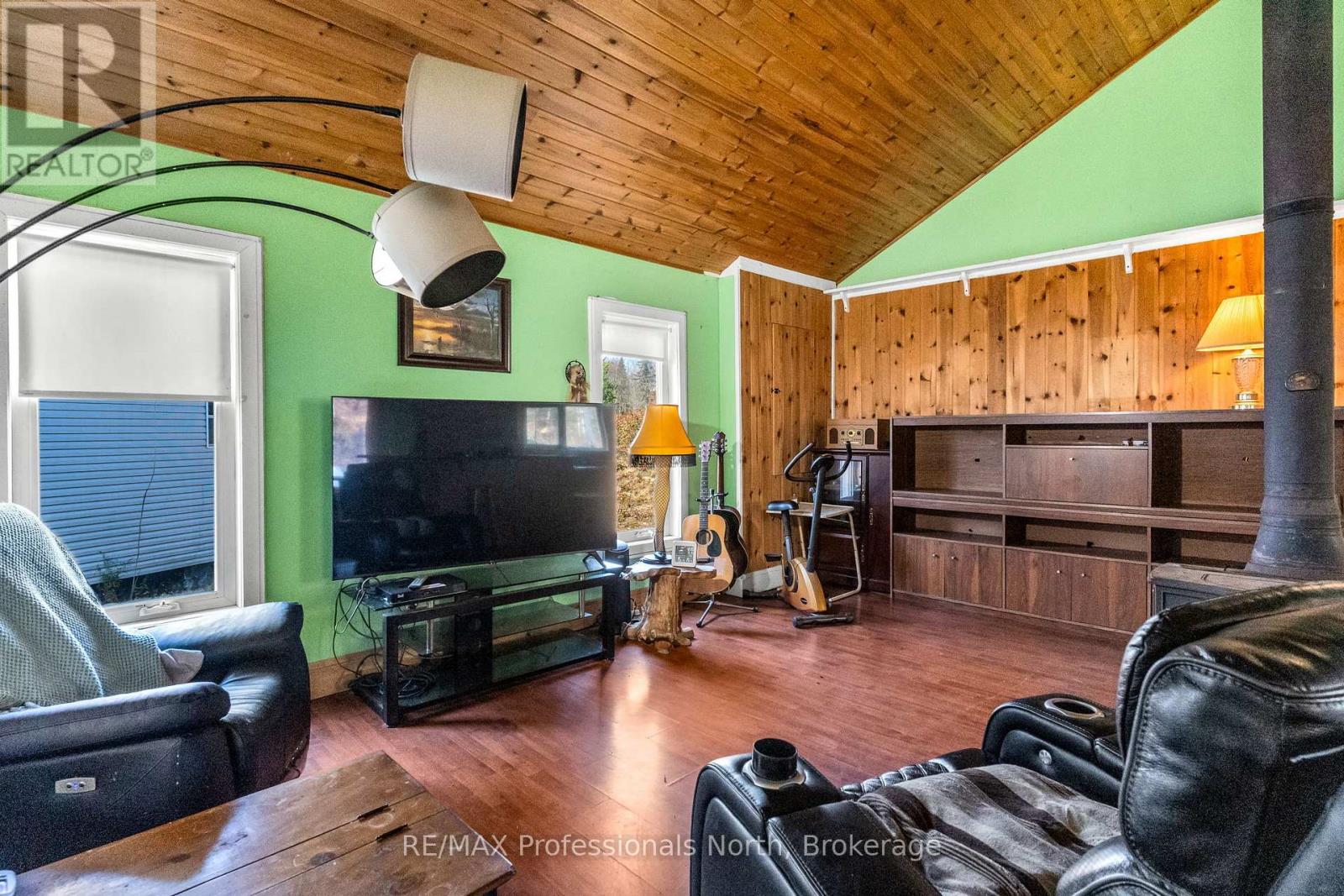 2179 South Lake Road, Minden Hills, Ontario K0M 2K0 - Photo 7 - X12825938