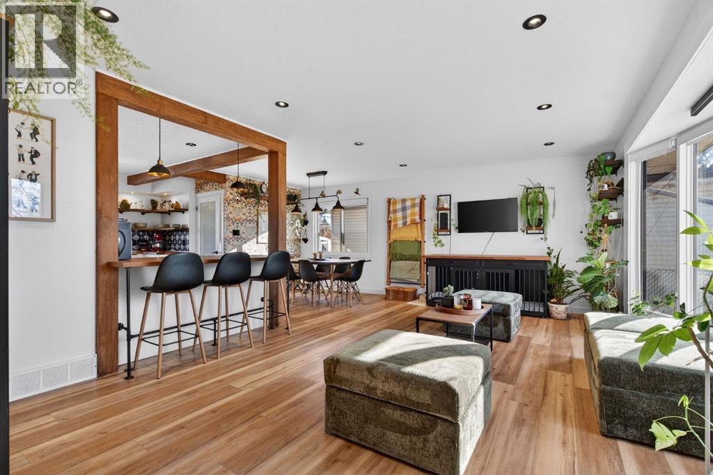 2155 Mackid Crescent Ne, Calgary, Alberta  T2E 6B5 - Photo 4 - A2287161