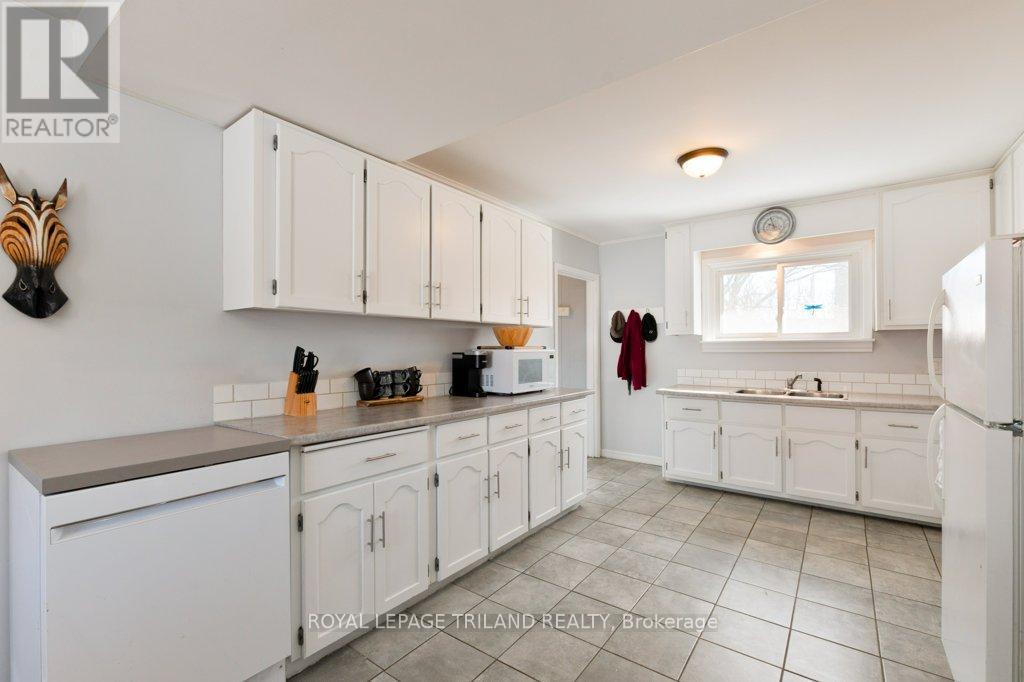 102 Steele Street, St. Thomas, Ontario  N5R 2Y5 - Photo 13 - X12825930