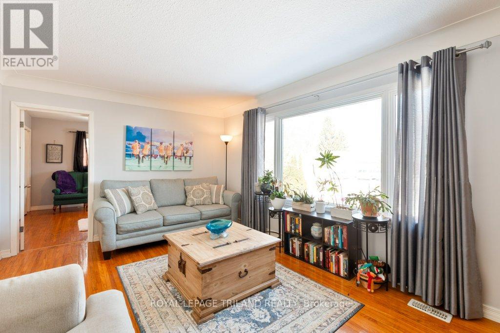 102 Steele Street, St. Thomas, Ontario  N5R 2Y5 - Photo 6 - X12825930