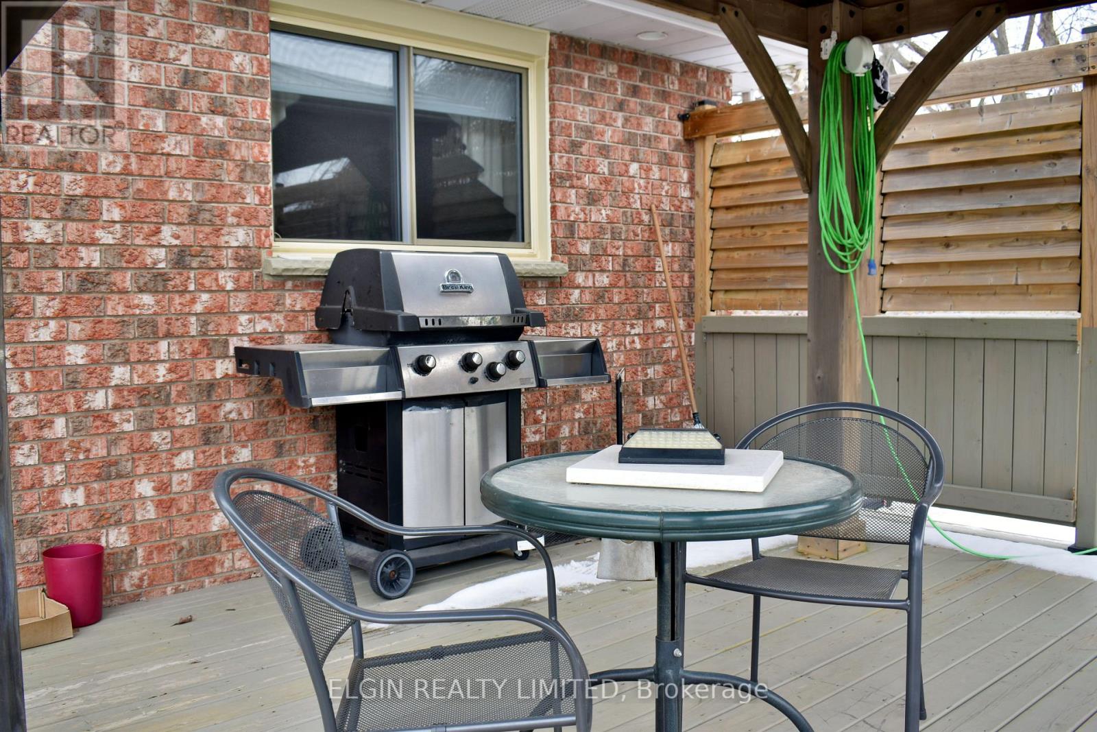 10 Palmer Court, St. Thomas, Ontario  N5R 5Y9 - Photo 30 - X12825958