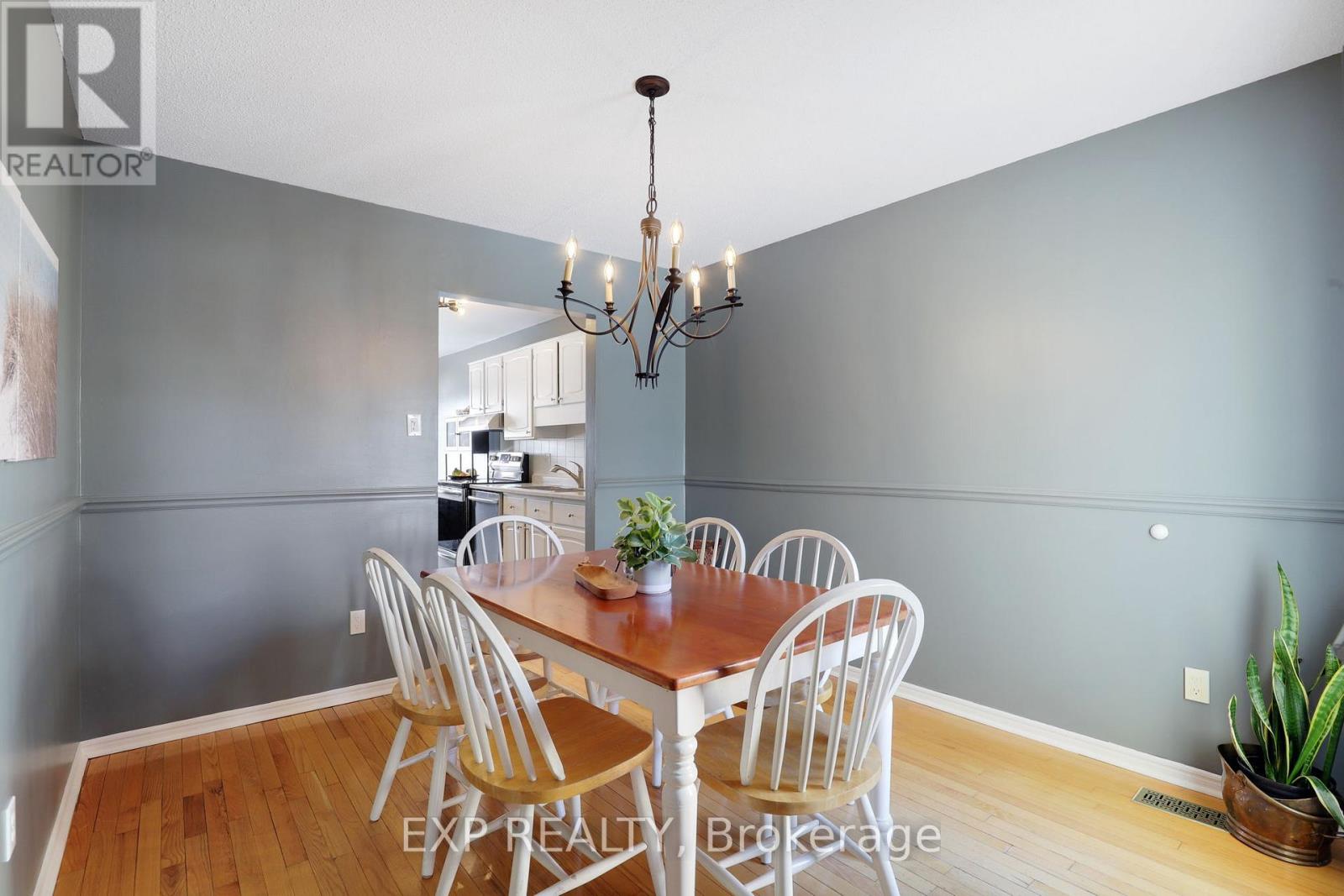 39 Barra Avenue, Ottawa, Ontario  K2L 2R9 - Photo 10 - X12825950