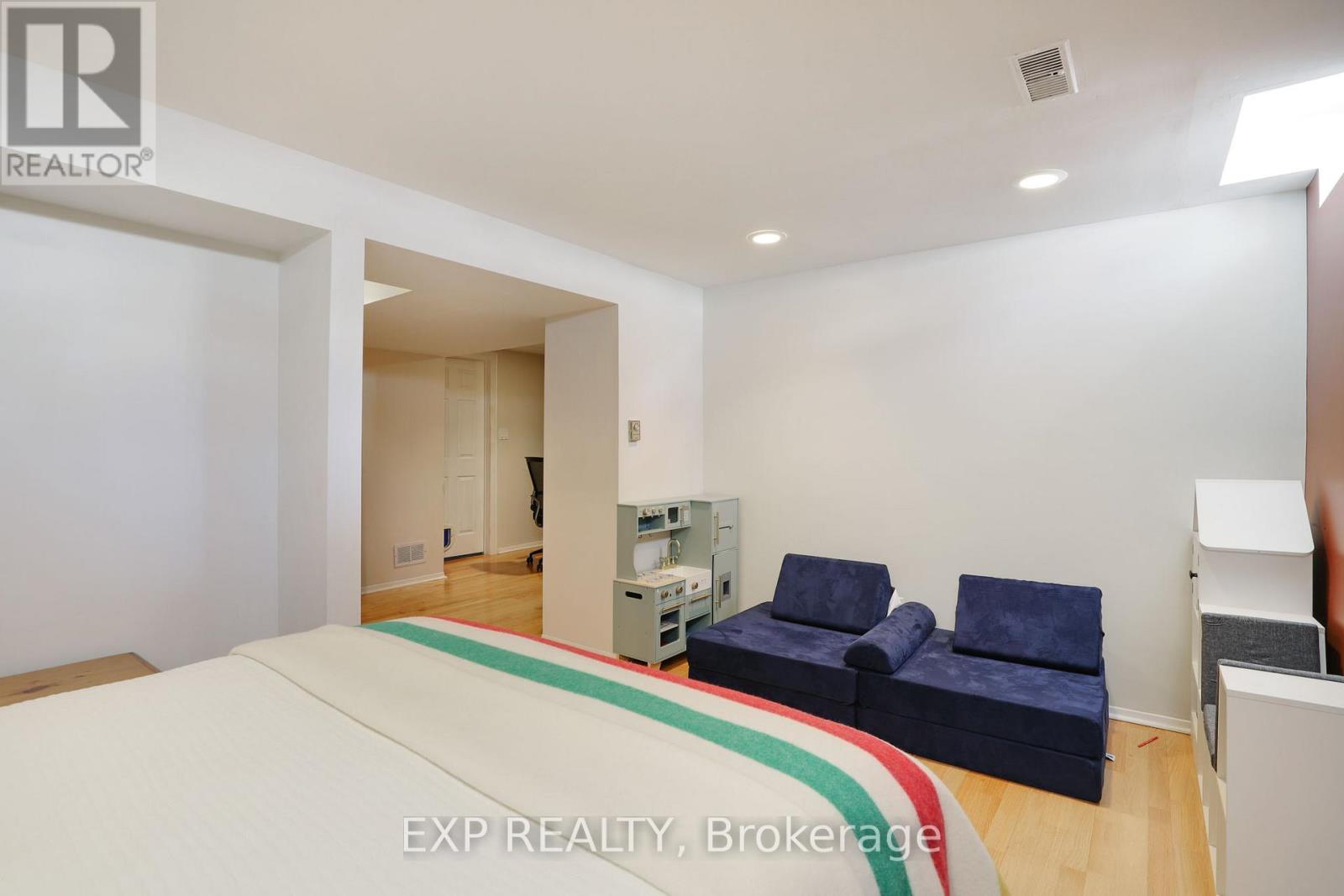 39 Barra Avenue, Ottawa, Ontario  K2L 2R9 - Photo 28 - X12825950