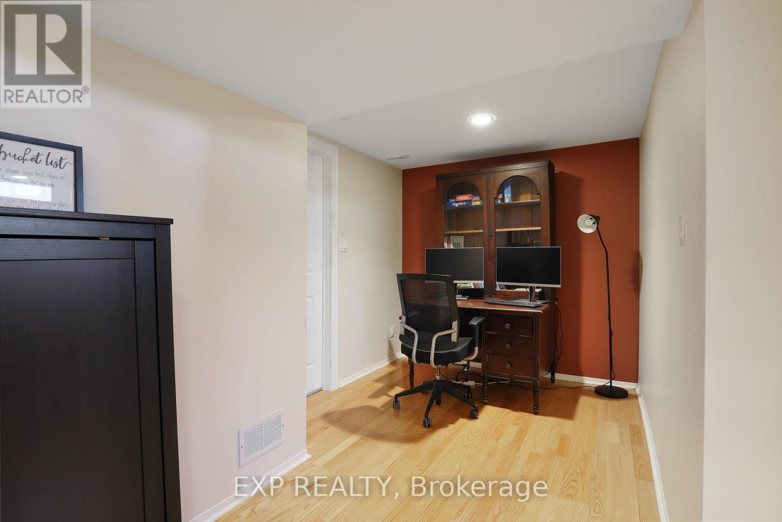 39 Barra Avenue, Ottawa, Ontario  K2L 2R9 - Photo 29 - X12825950